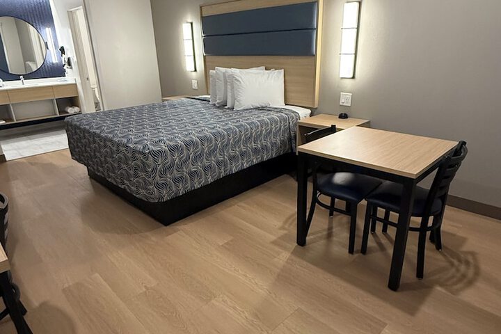 Room 6 of 31
