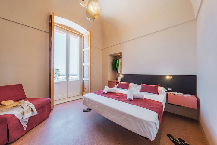 Room 10 of 53