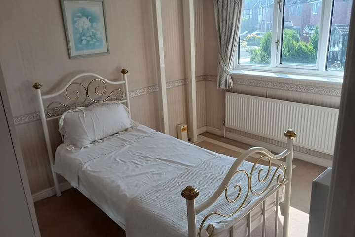 Room 3 of 12