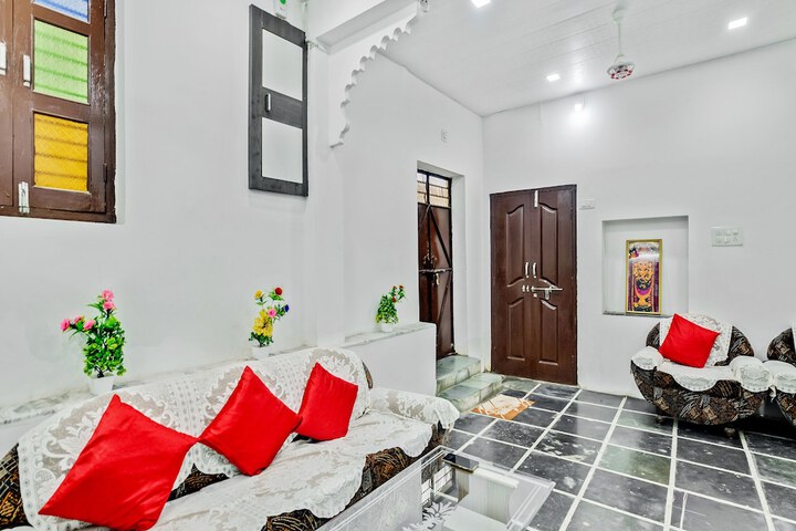 Exterior of OYO 13507 Home Heritage Stay Near City Palace