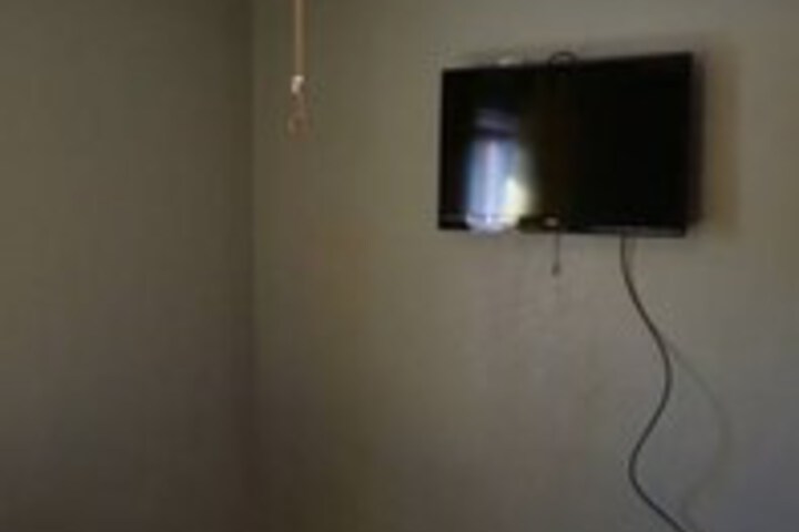 Room 10 of 26