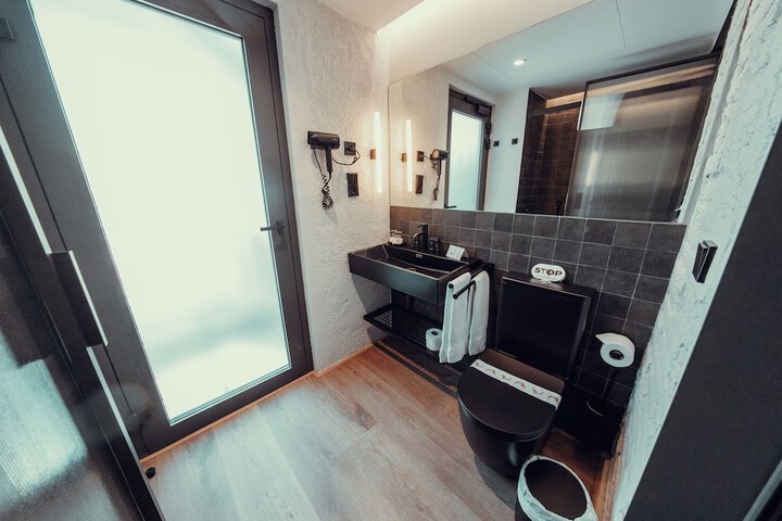 Room 54 of 110