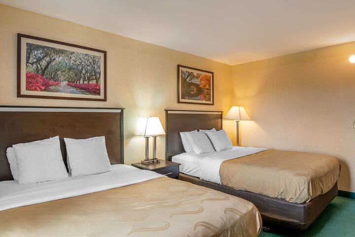 Room 44 of 107