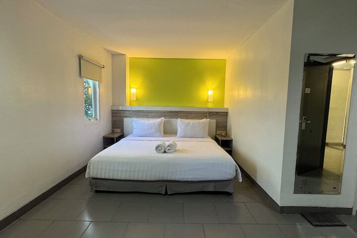 Room 19 of 49