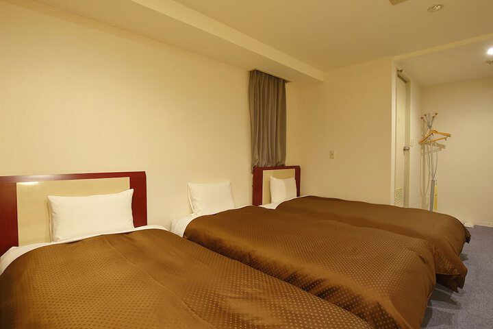 Room 4 of 46