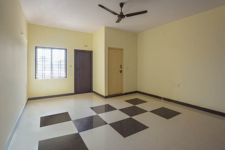 Room 10 of 13