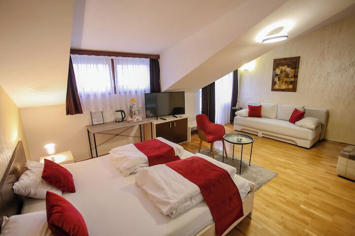 Room 34 of 70