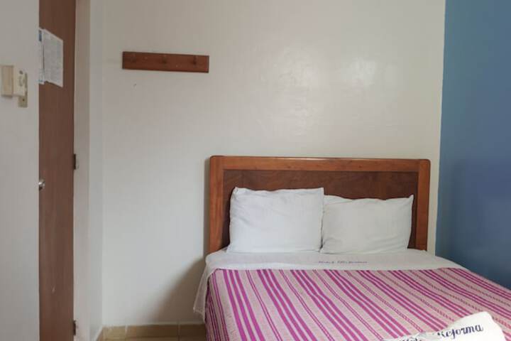 Room 10 of 32