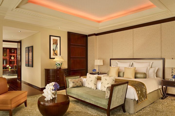 Room 25 of 132