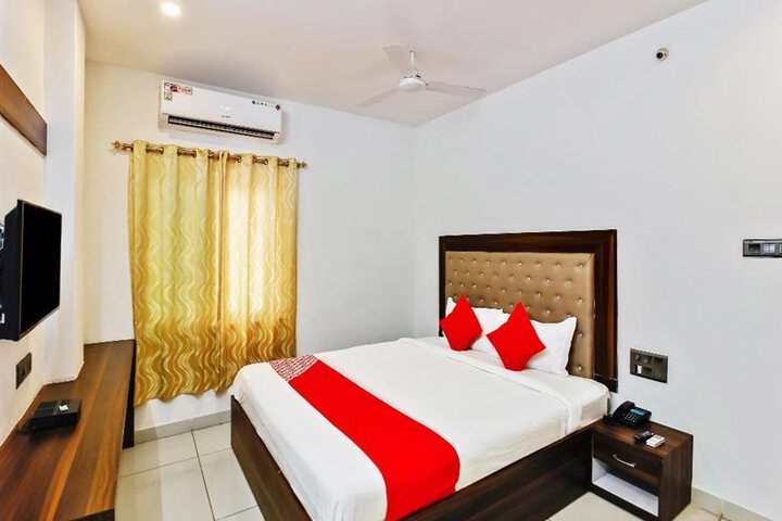 OYO 29131 RK GRAND