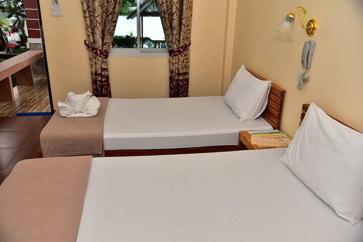 Room 5 of 39
