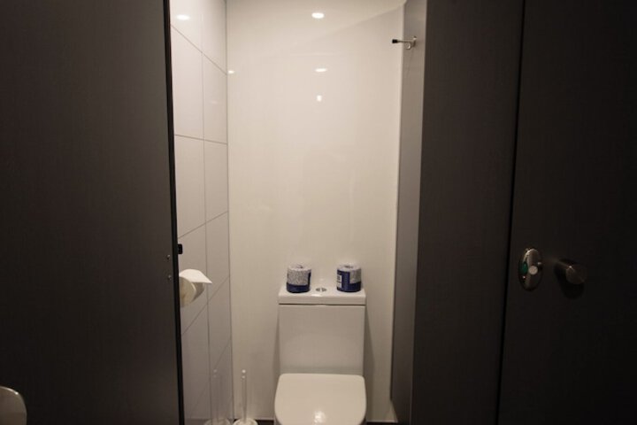 Room 30 of 40
