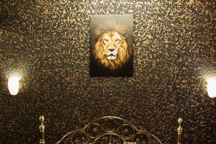 Room 5 of 42