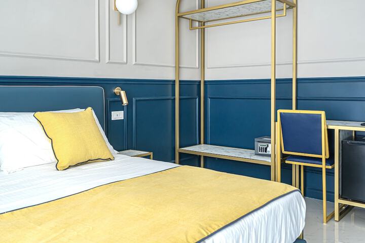 Room 71 of 211