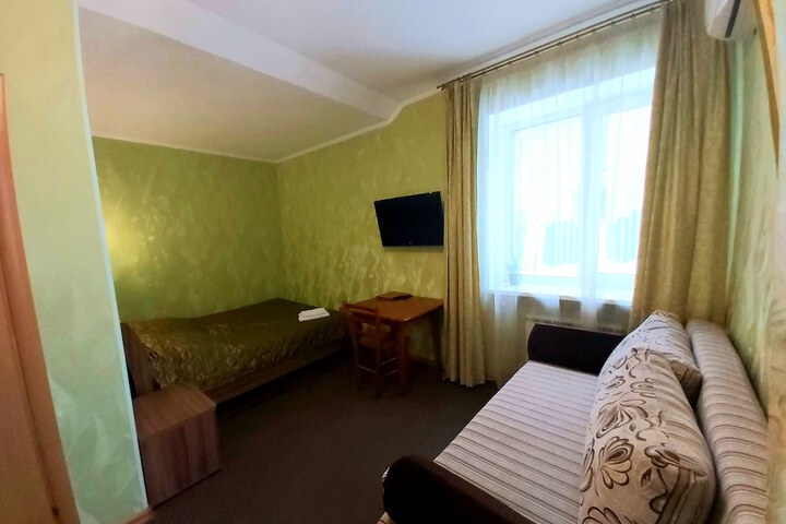 Room 12 of 34