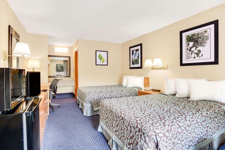 Room 6 of 15