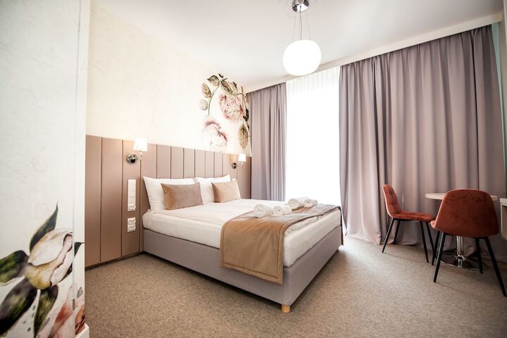 Room 8 of 30