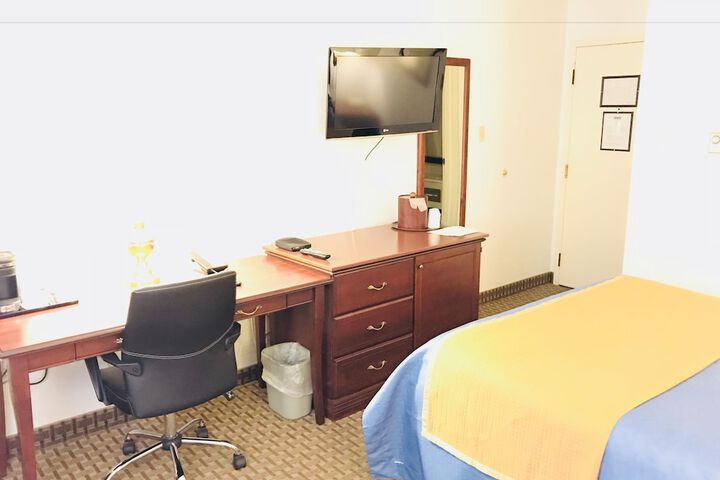 Room 38 of 65