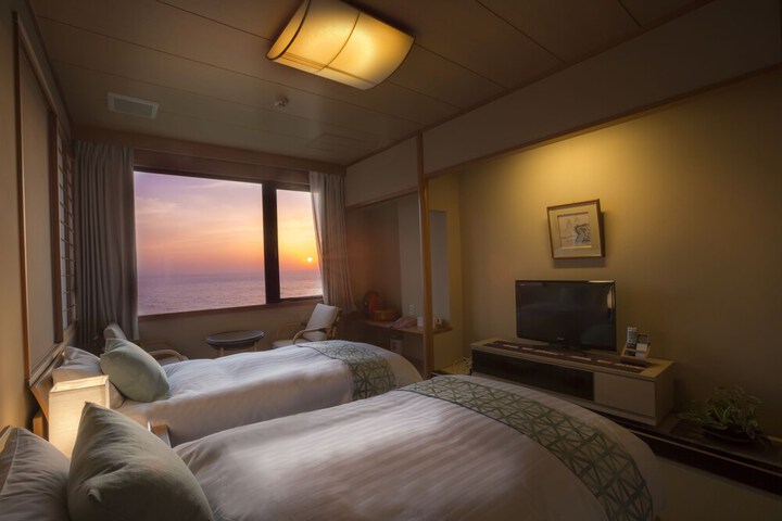 Room 33 of 73