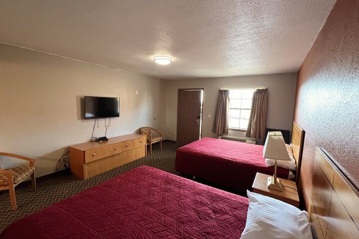 Room 7 of 12