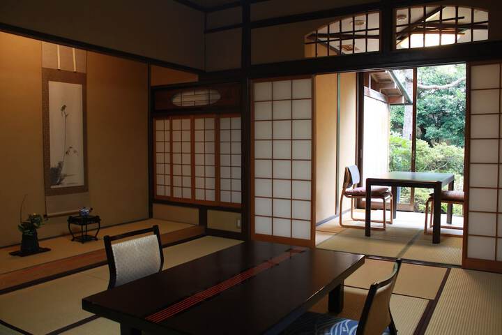Room 16 of 47