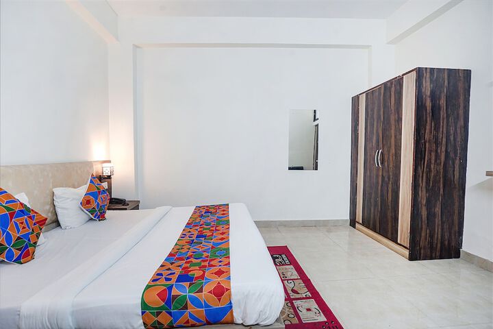 Room 7 of 25
