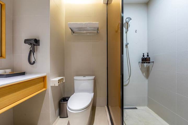 Room 34 of 51