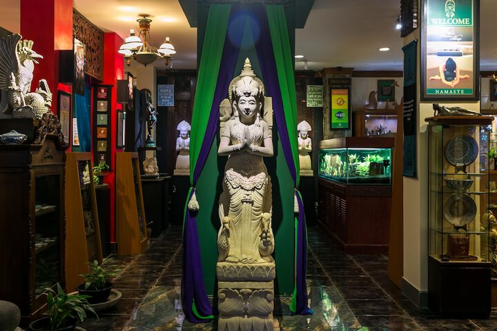 Entrance & Lobby