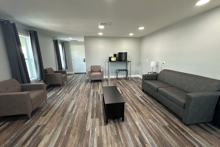 Room 8 of 30