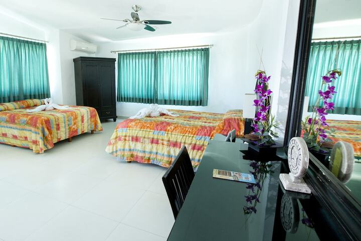 Room 13 of 30