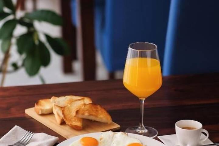 Breakfast/Coffee Service 8 of 10