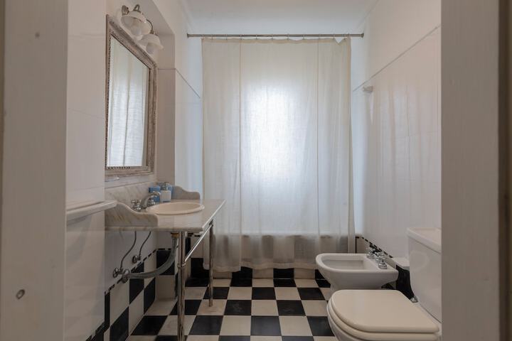 Room 14 of 48