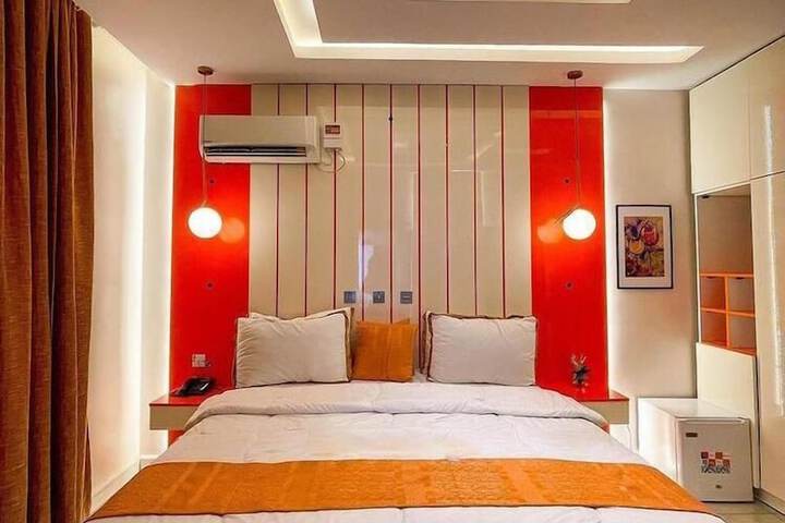 Room 13 of 42