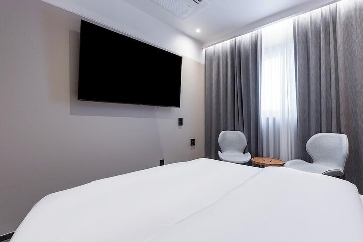 Room 37 of 72