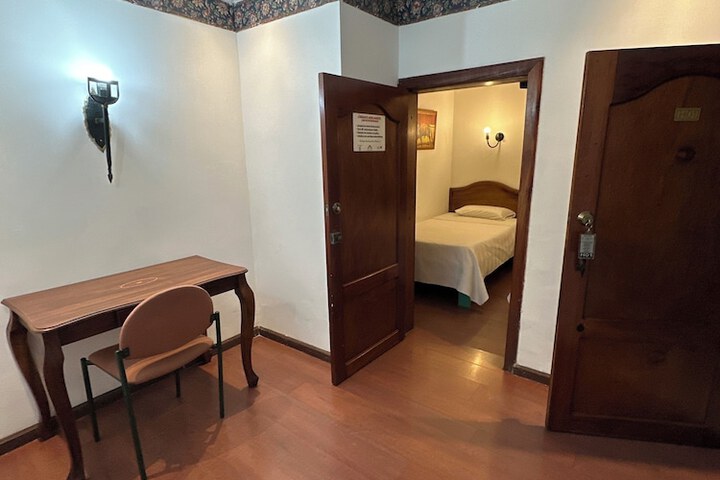 Room 84 of 132
