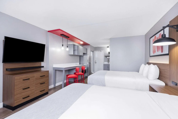 Room 6 of 20