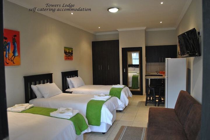 Room 4 of 32