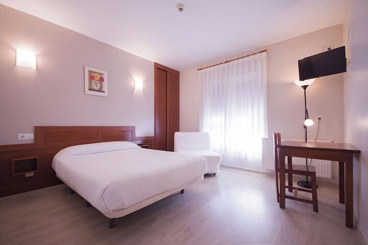 Room 14 of 38