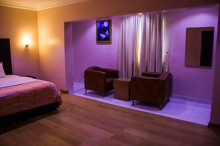Room 8 of 38