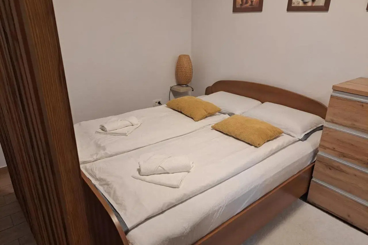Room 3 of 15