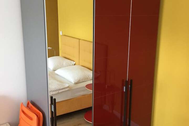Room 9 of 41