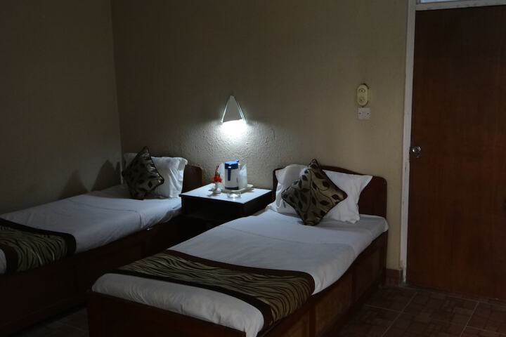 Room 6 of 39