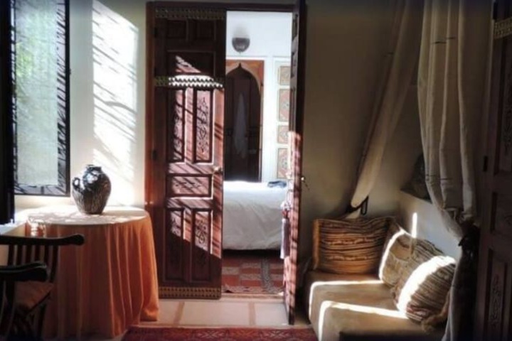 Concierge desk