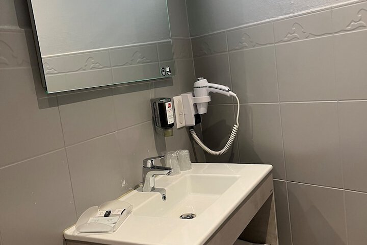 Room 17 of 29