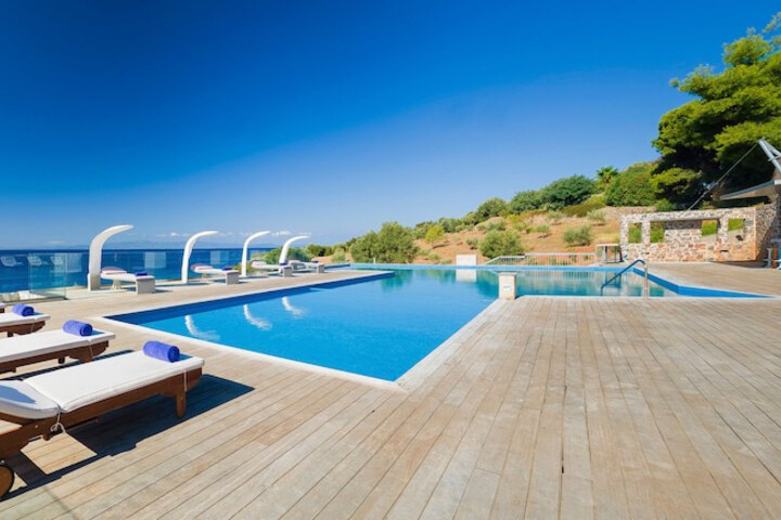 Pool 83 of 127