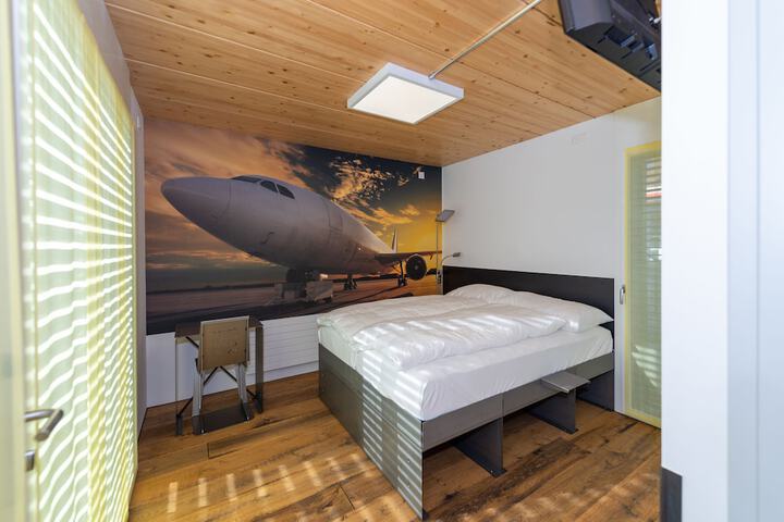 Room 47 of 111