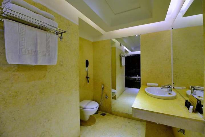 Room 35 of 43