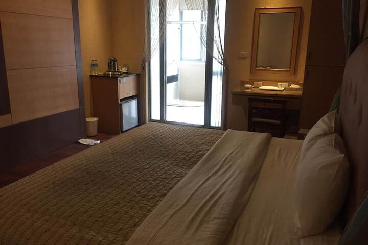 Room 57 of 79