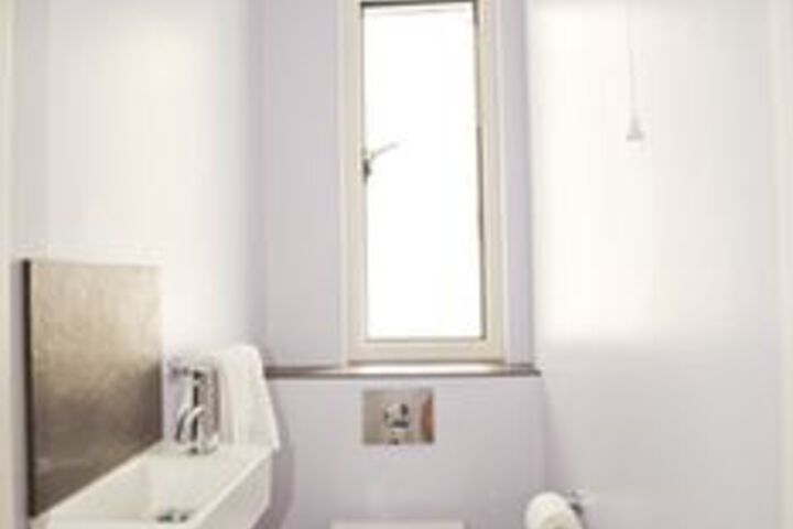 Room 4 of 30