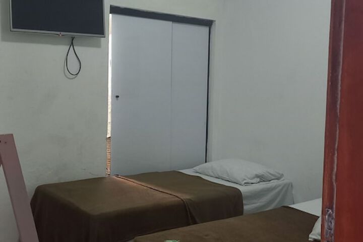 Room 4 of 5